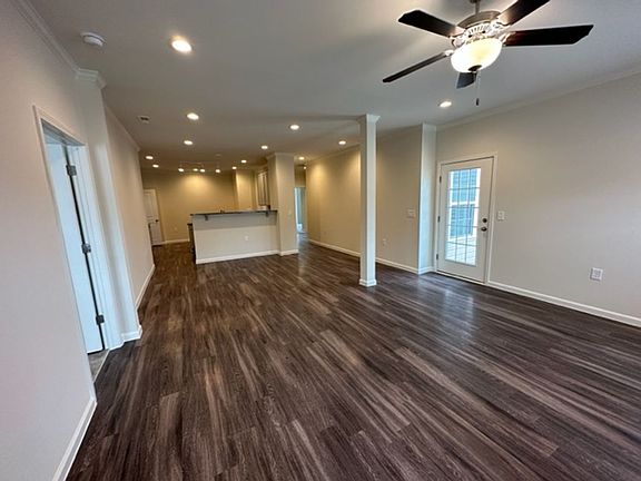 5th image of 6544 Donahue Dr