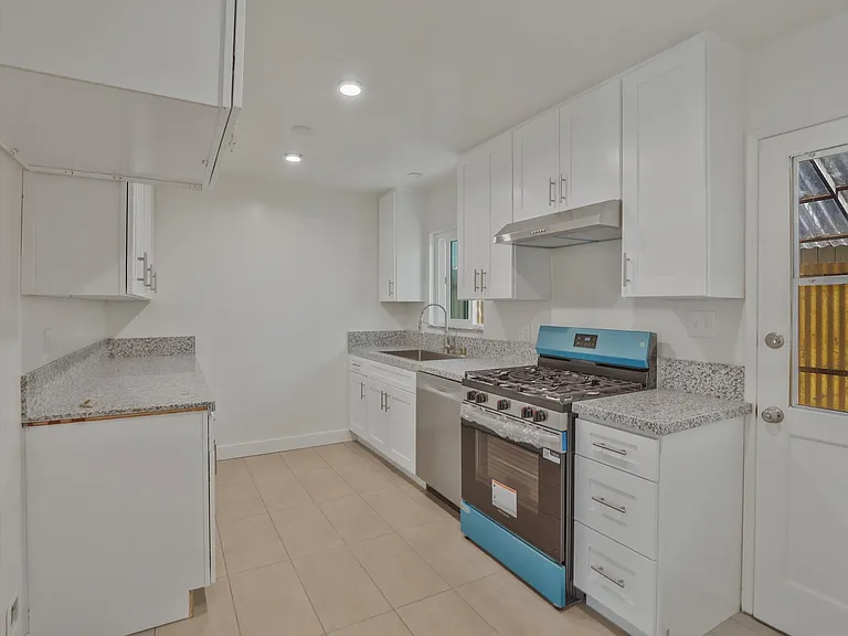 220 S 7th St #A — Photo 2
