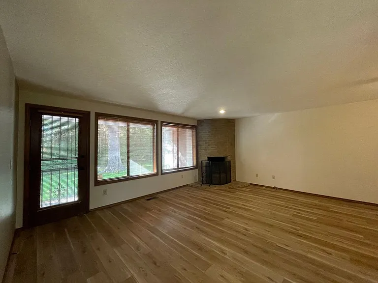 12128 SE 104th Ct — Photo 11