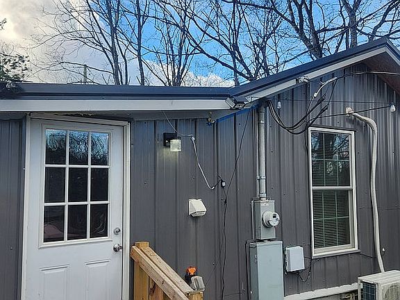 2nd image of 639 Sugar Hollow Rd