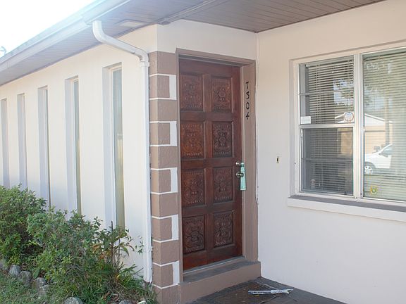 2nd image of 7304 Kingsbury Cir