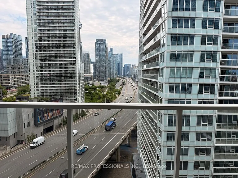 19 Bathurst St #1708 — Photo 23
