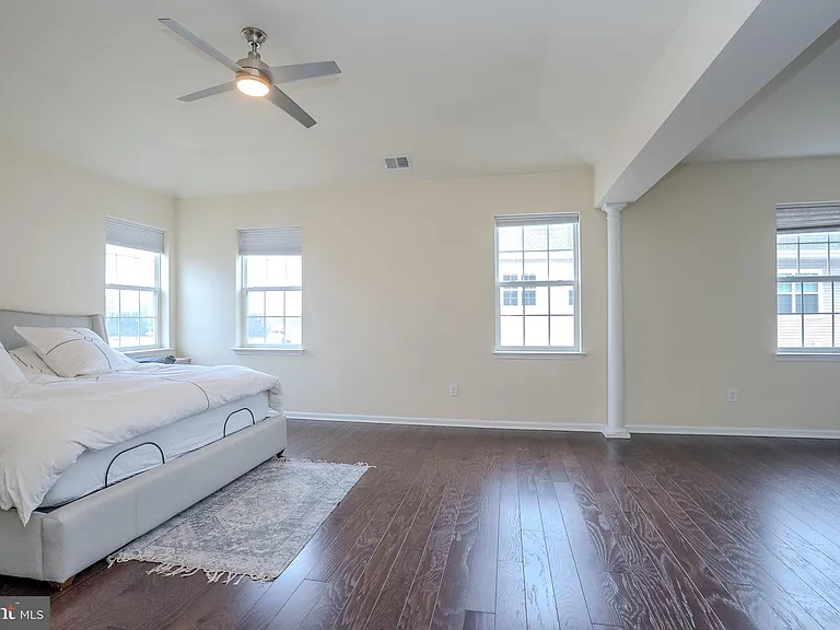 1802 Yearling Ct — Photo 37