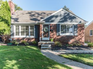 2571 Manchester Rd, Birmingham, MI 48009