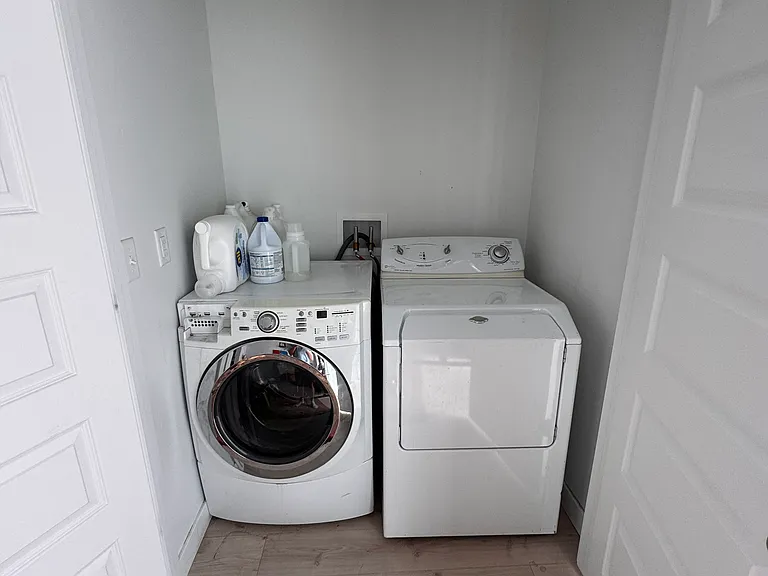 1146 S Redwood Rd — Photo 19
