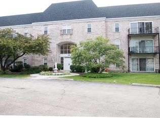 5001 Carriageway Dr #A-101, Rolling Meadows, IL 60008