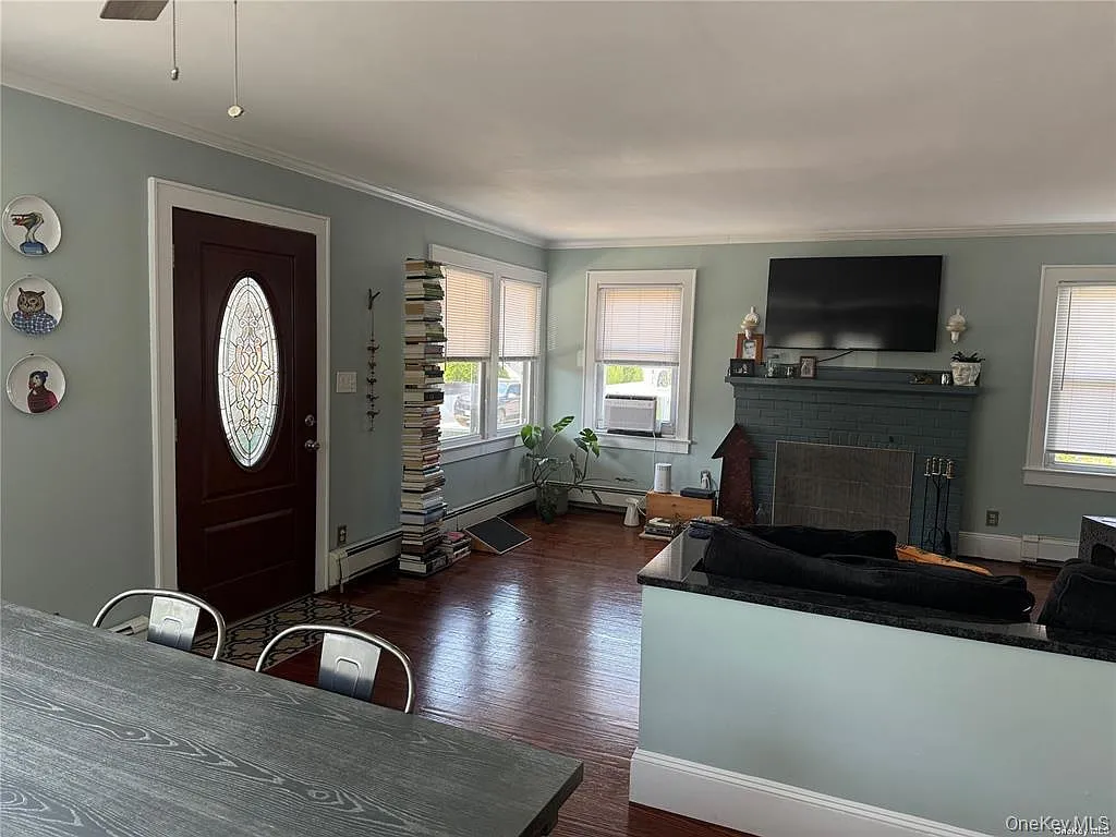 2 bed, 1.5 bath, $4,300 — Photo 4