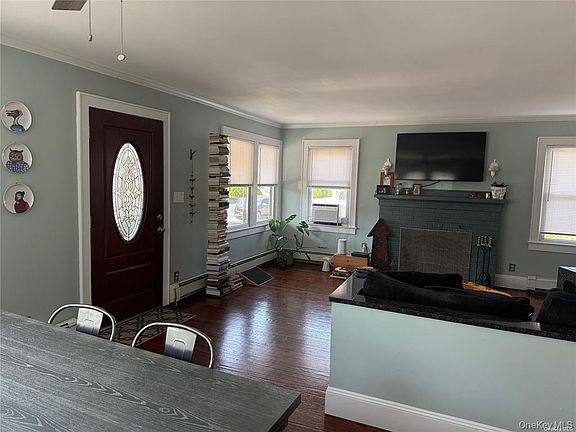 4th image of 38 Clayton Ave