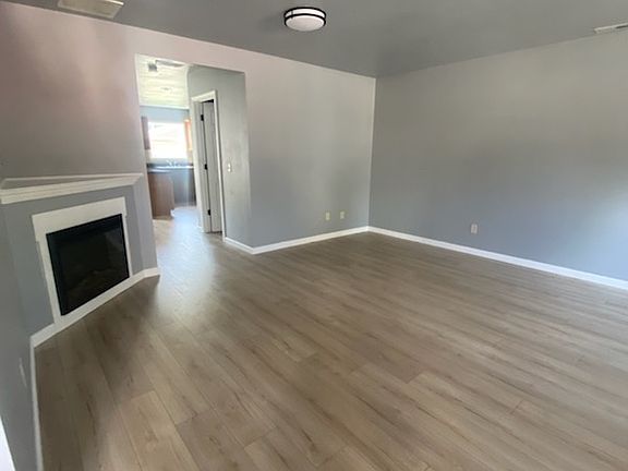 2nd image of 834 Avenue E
