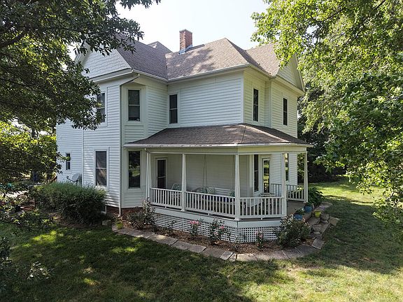 3rd image of 28171 Holly Ave