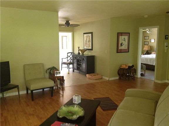 4th image of 306 N Palmway
