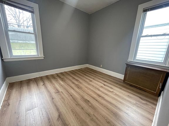 4th image of 81 N 13th St Floor 1