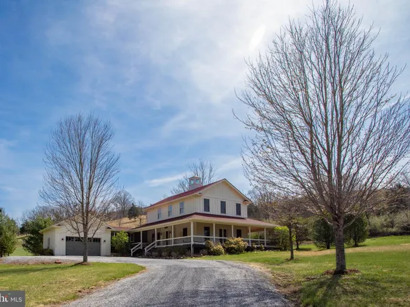 41 Farmhouse Ln, Lost City, WV 26810