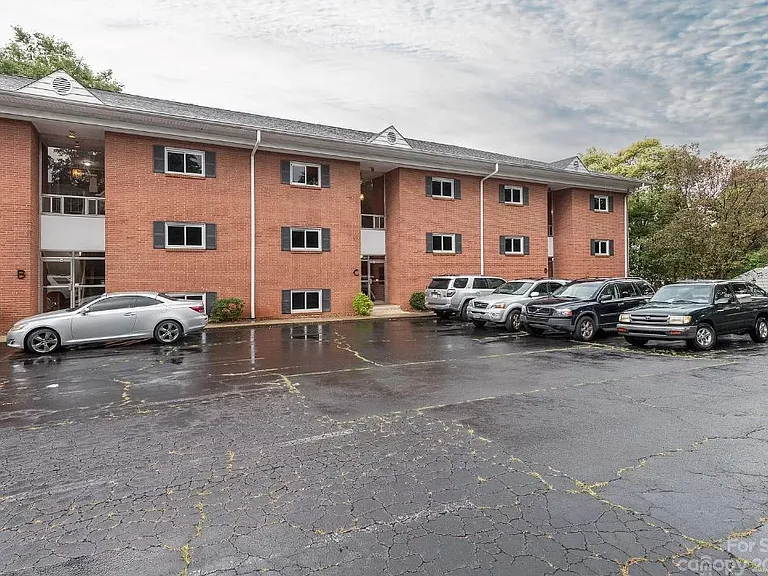 400 Queens Rd #C6 — Photo 10