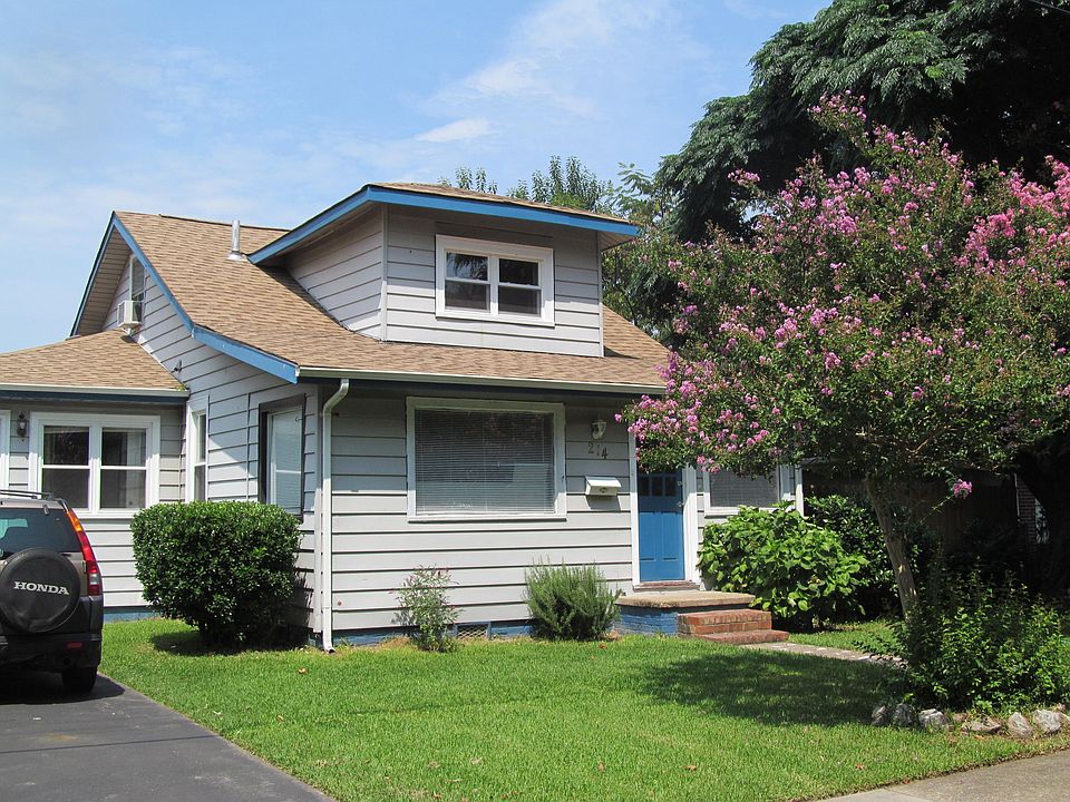 2nd image of 214 Woodview Ave