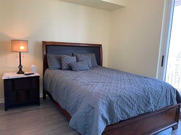 5th image of 3020 NE 32nd Ave APT 1217