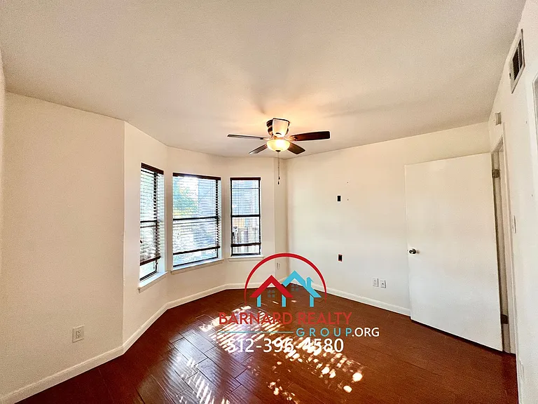 402 Fredericksburg St — Photo 13