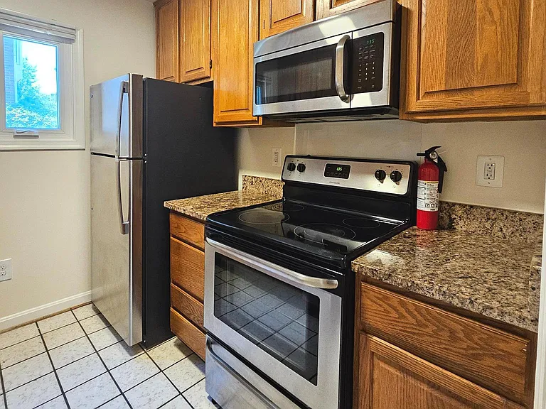 1119 N Stuart St #B — Photo 9