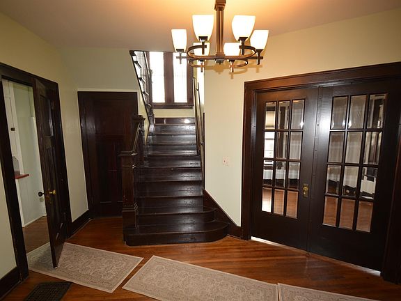 4th image of 2219 Jackson St