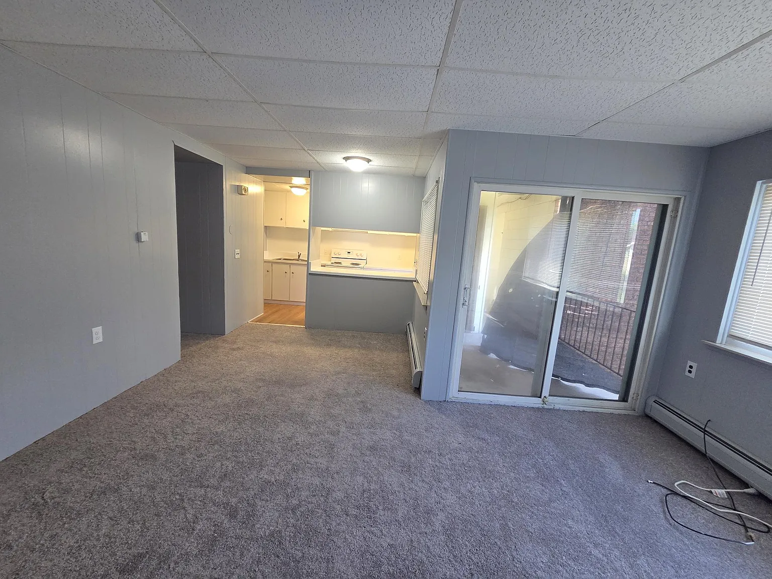 2 bed, 850 sqft, $1,198 — Photo 2