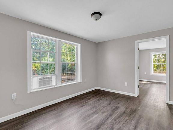 5th image of 338 N Church St #C