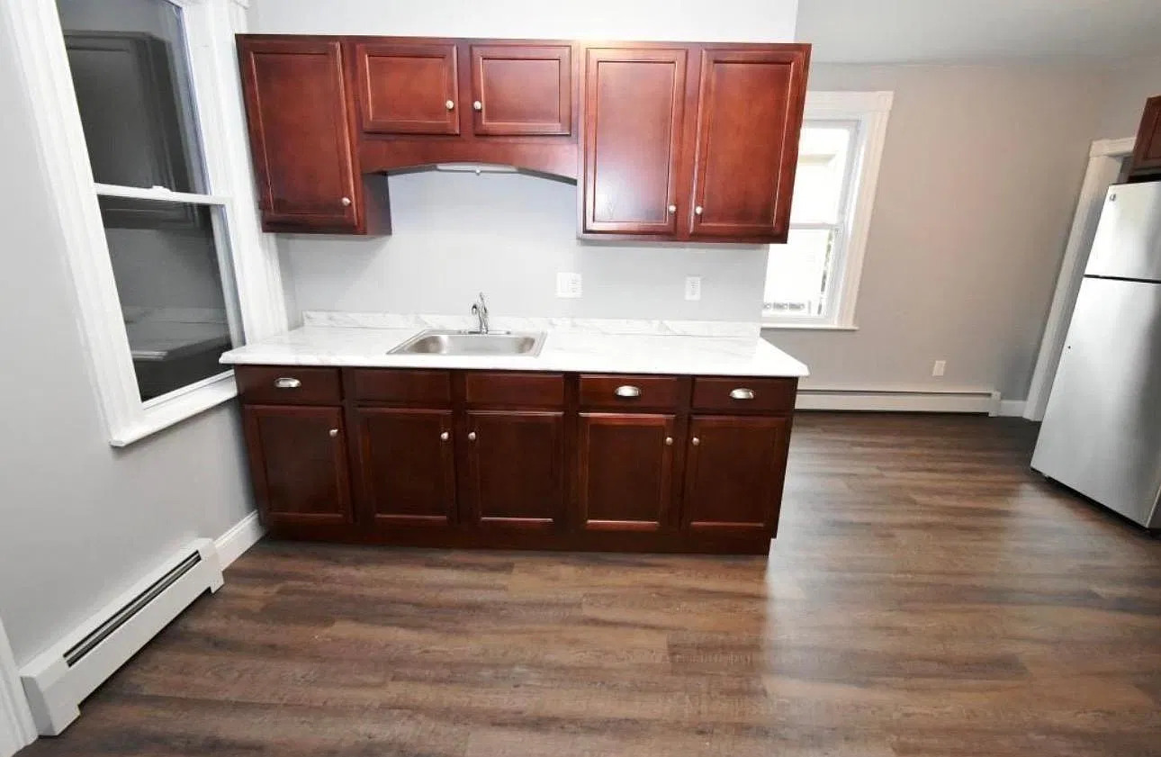 2 bed, 750 sqft, $1,400 — Photo 3