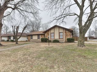 1524 W Katella St, Springfield, MO 65807