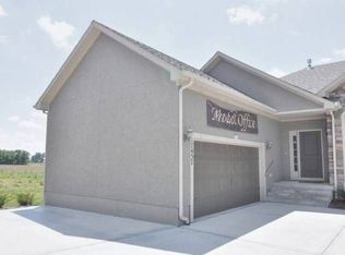 17437 S Raintree Dr, Olathe, KS 66062