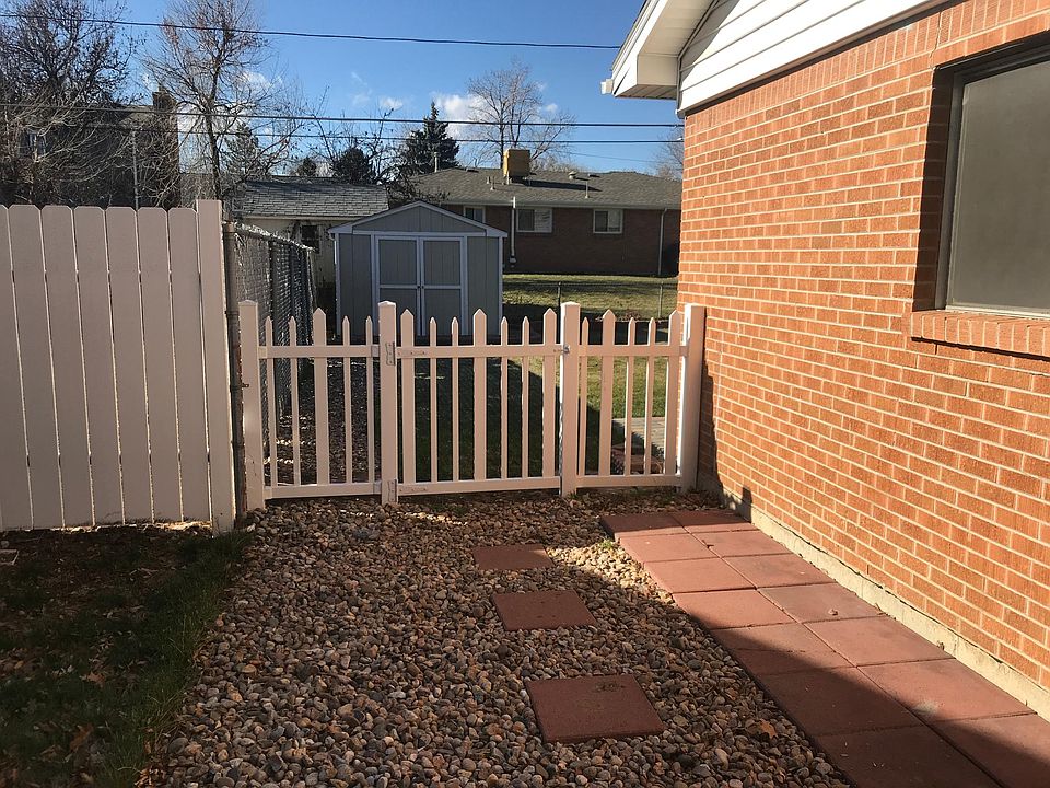 2nd image of 6137 Moore St