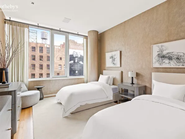 350 West Broadway image 10 of 15