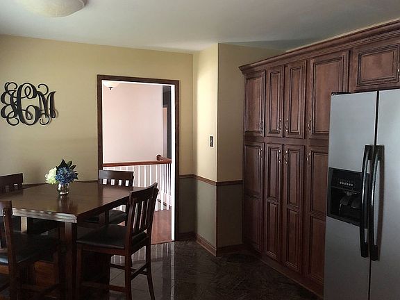 4th image of 1126 Gainesway Ct