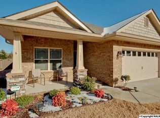 3009 Hampstead Dr, Owens Cross Roads, AL 35763