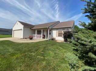 824 Hawthorne Dr, Charleston, IL 61920