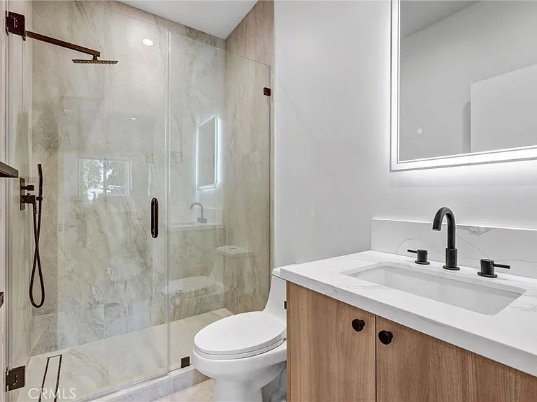7508 1/2 Claire Ave — Photo 10
