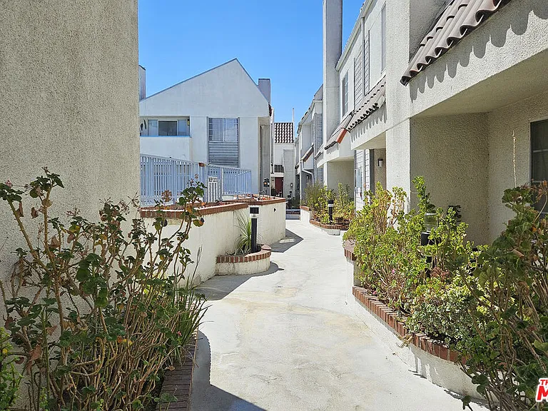 618 N Howard St #241 — Photo 27