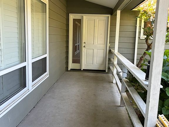 4th image of 11940 SW Douglas St