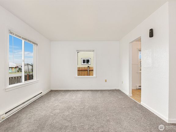 5th image of 420 E Wright Avenue