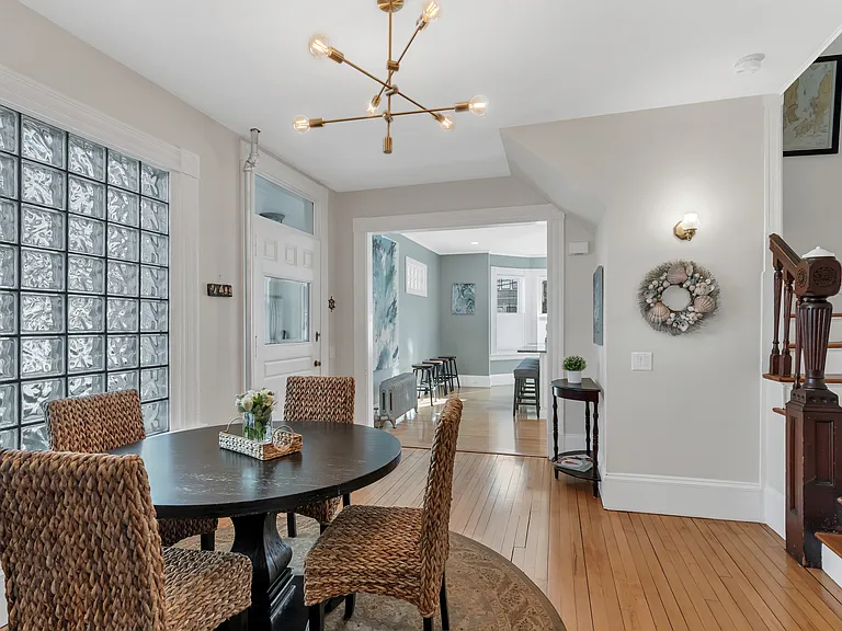 70 Humboldt Ave — Photo 3
