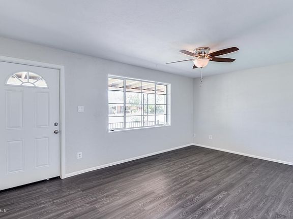 3rd image of 11121 W Connecticut Ave