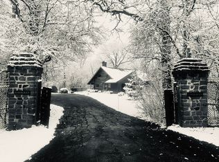 15255 W Oak Spring Rd, Libertyville, IL 60048