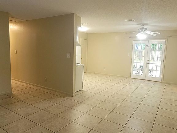 2nd image of 8812 N Pembroke Ct