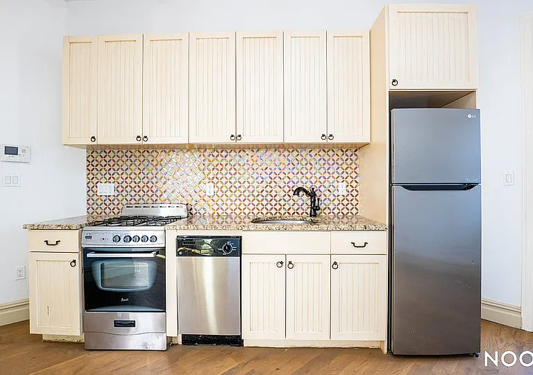 1359 Myrtle Ave #4R — Photo 1