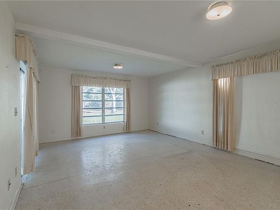 5th image of 2133 Poinciana Dr