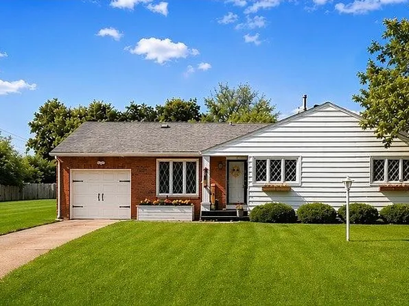 916 29th St NE, Cedar Rapids, IA 52402