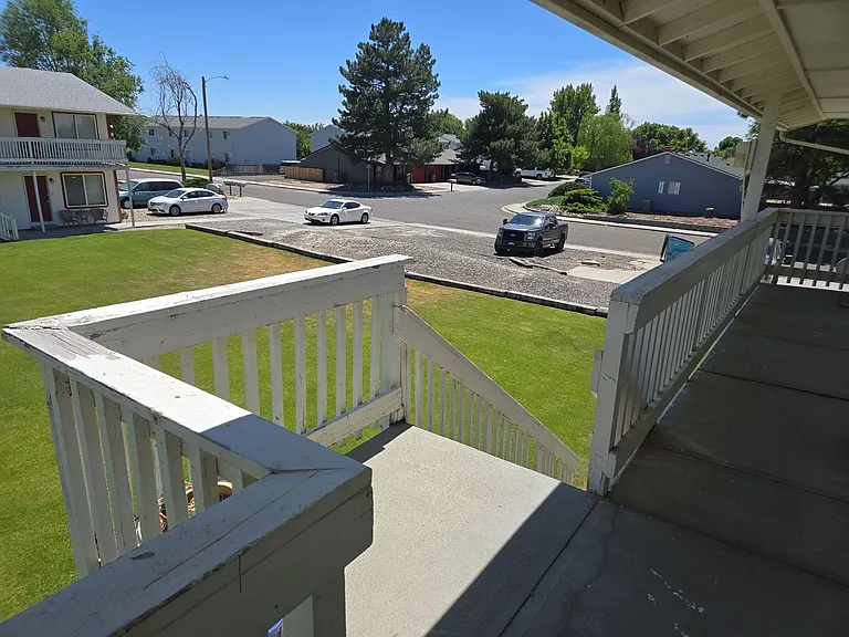 2049 SW 6th Ave — Photo 3