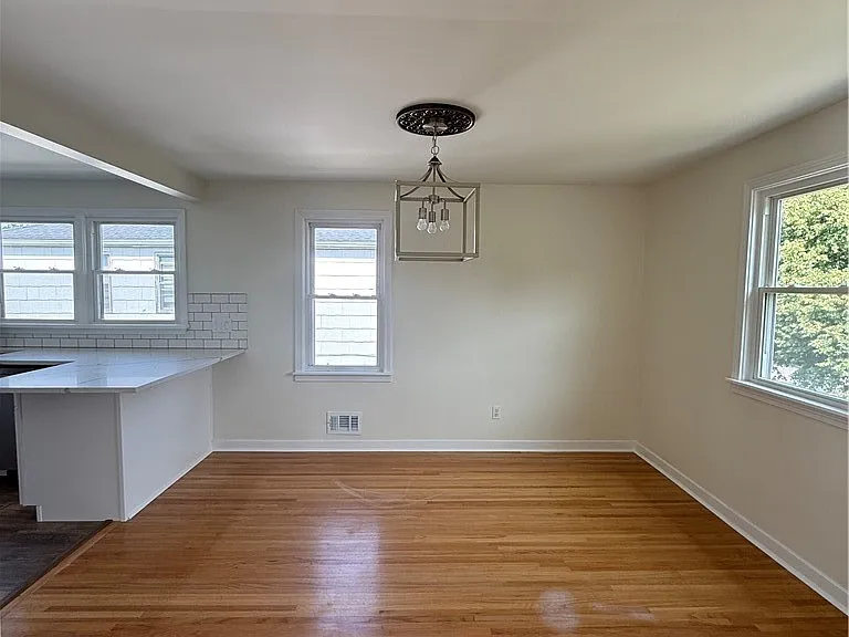 113 Argyle Ave #UPPER — Photo 12