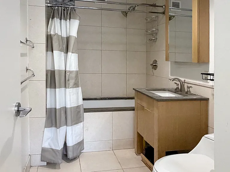 350 W 42nd St #22G — Photo 9