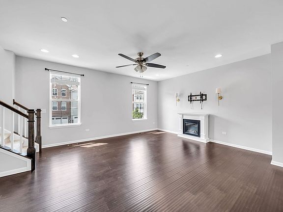 3rd image of 2534 Huntleigh Ln