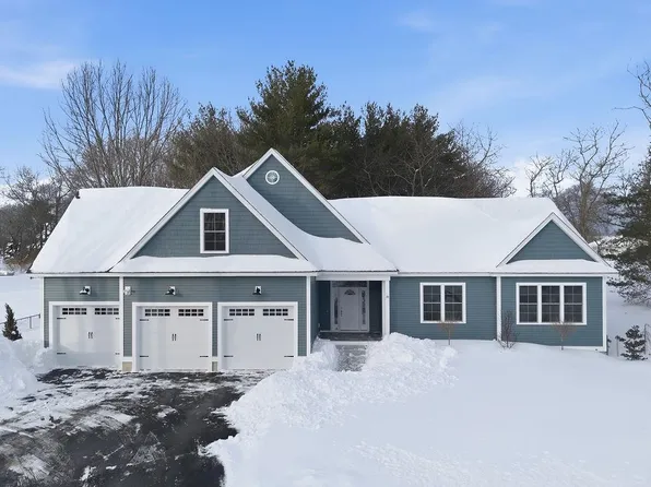 14 McDermott Circle #5-6, Hampton, NH 03842