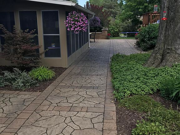 4th image of N54W21505 Logan Dr